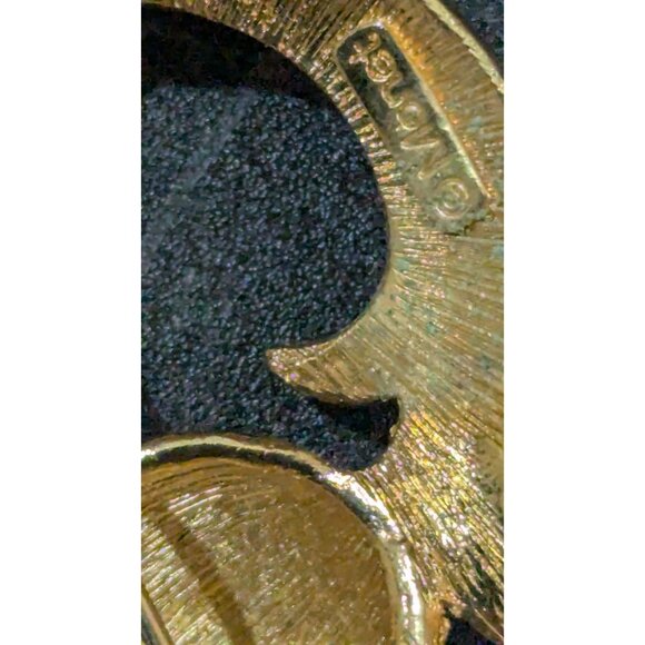 Monet Vintage Gold Brooch Pin Tulip Motif Oval Design Jewelry - Picture 5 of 6